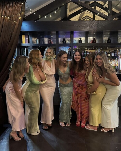 10001194295c7edf8bfd8e9699