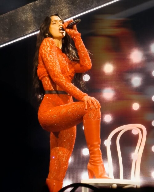 1000121689acd94bc7475d4097