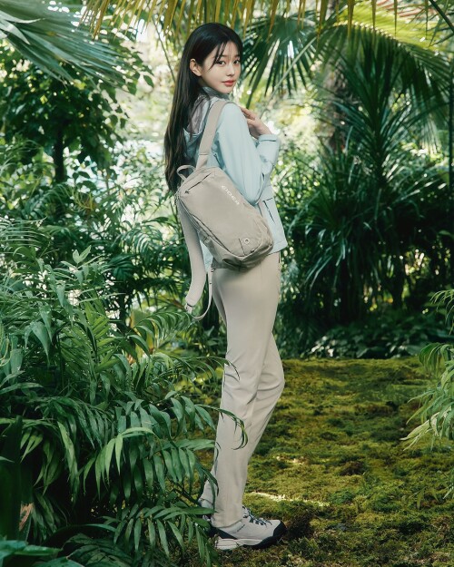 10001221751f5e0a1a5f5c3fb2