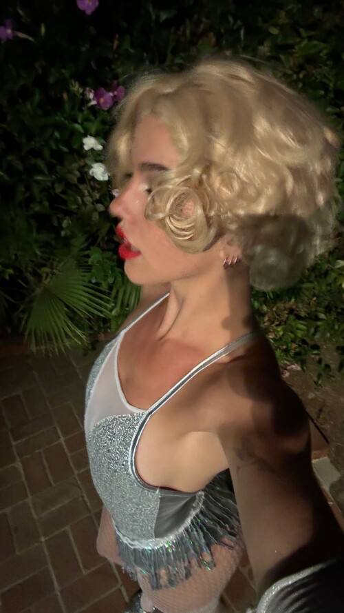 100012251238d19cd4edca0b6e