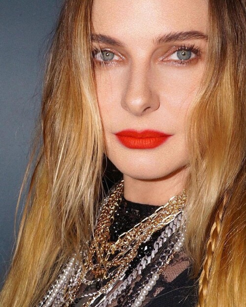 1000122741db907459ef2408d0