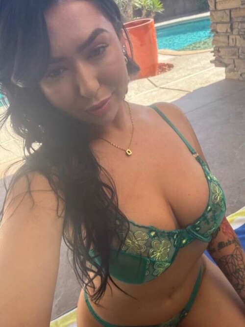 10001233679f8b54d8252db41e