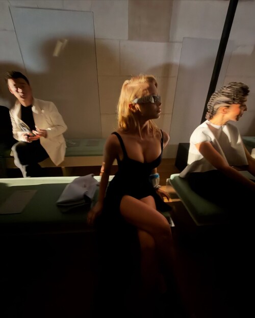 10001253836087f9a8df0f8a97