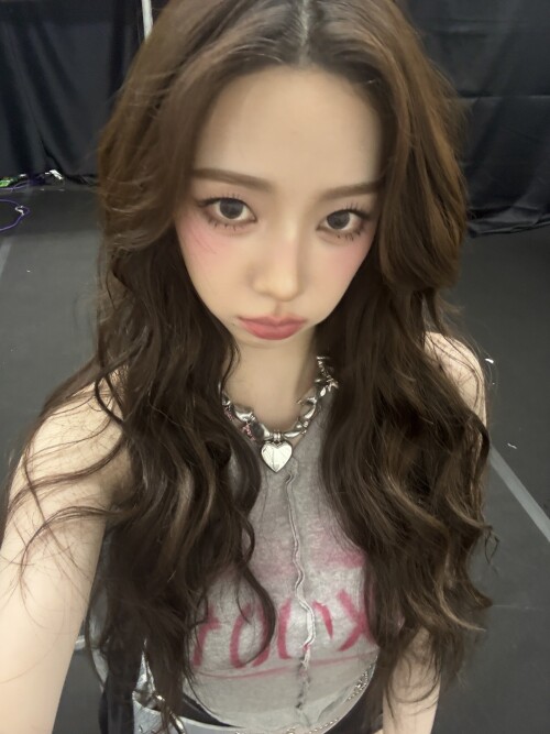 10001272531b5baeeec795f0b8