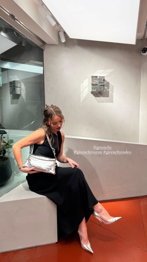 1000129705602f4b60a707e203