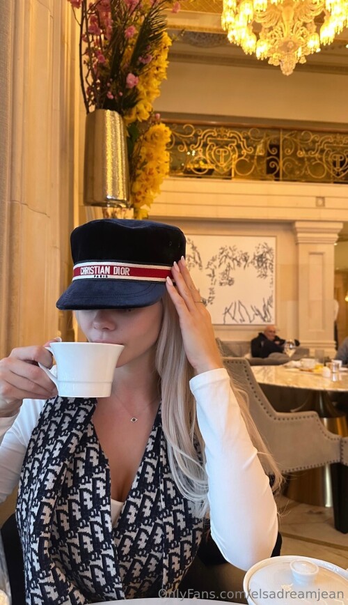 1000131908885dbd97fdd327b2