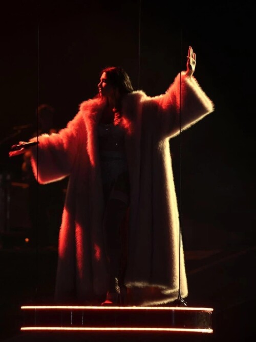 1000137187cce64ccfac8909c1