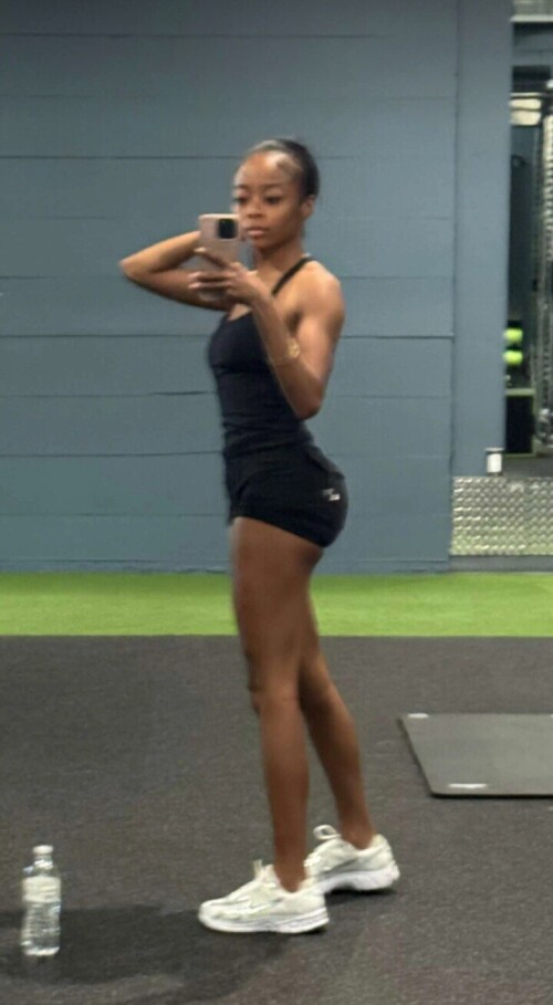 10001437049e4db63f4ac81bb9