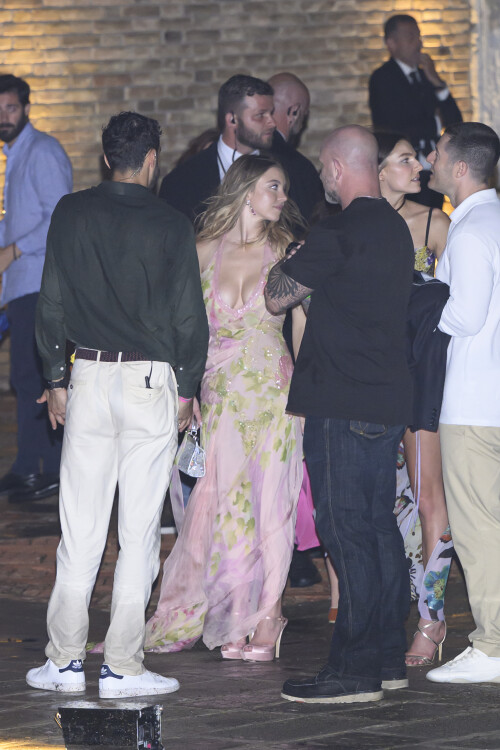 1000149497faef1fb50d461031