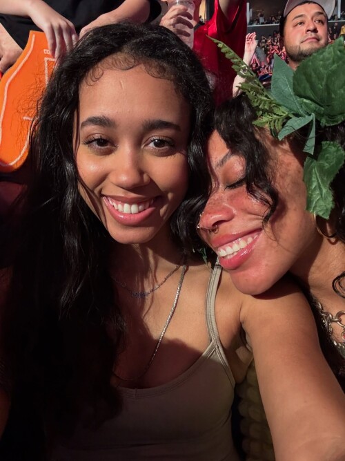 1000153351702e24f9440570b4