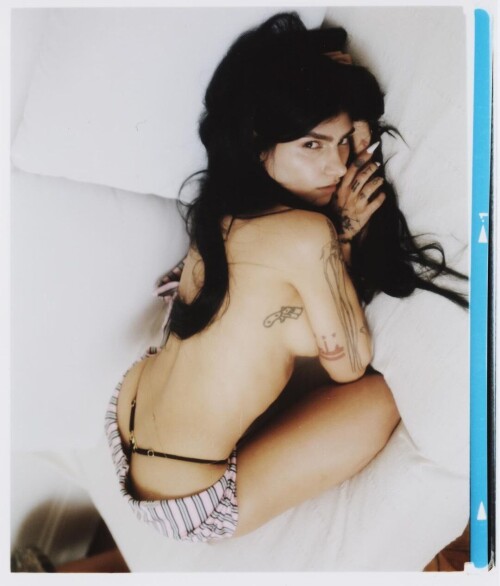 10001557656adc05063fa049a1