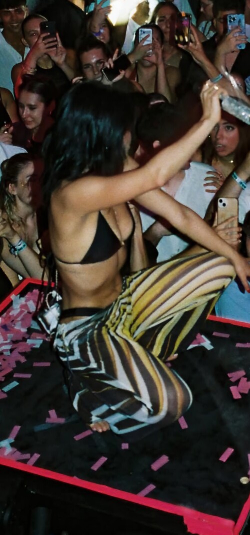 100015962623560d2bafdc66e2