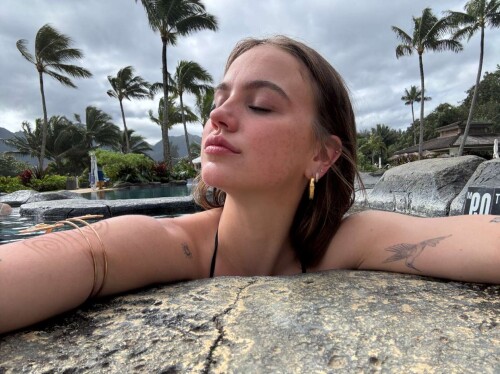 10001597833b0d97245738b589