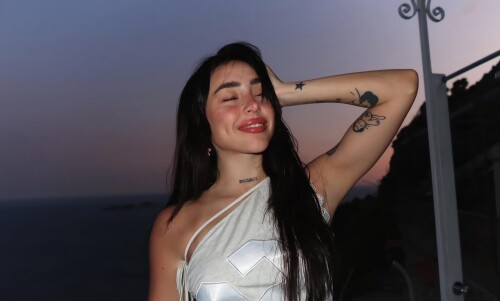 1000160927bfff4b89a1e57b60