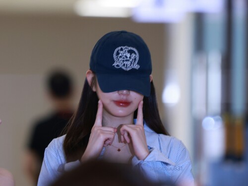 1000161147b9b7a30cd7cff219