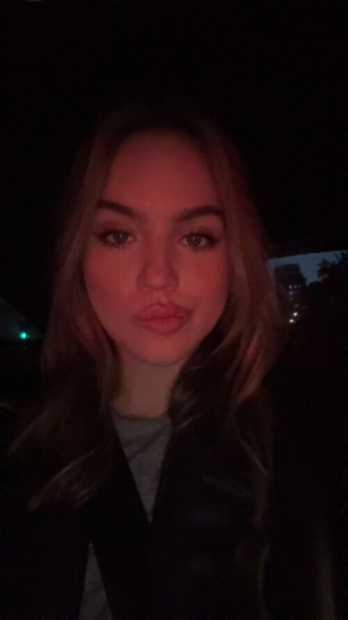 10001616922407d885d769a523