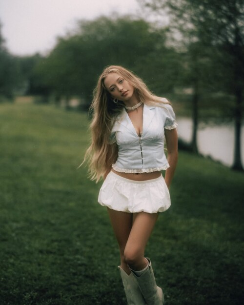 1000161728225eaa418f6db896