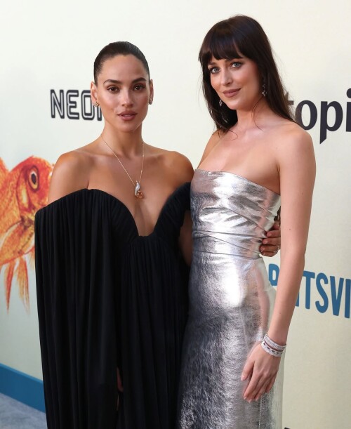 10001620308f557085f6b8a429