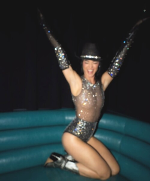 10001631122f0ed318fb6e737d