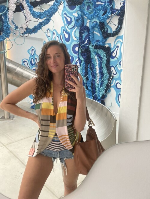 10001662788cda69b2c217d377