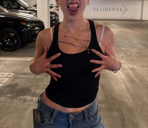 10001676671332f7c4ee565cc2