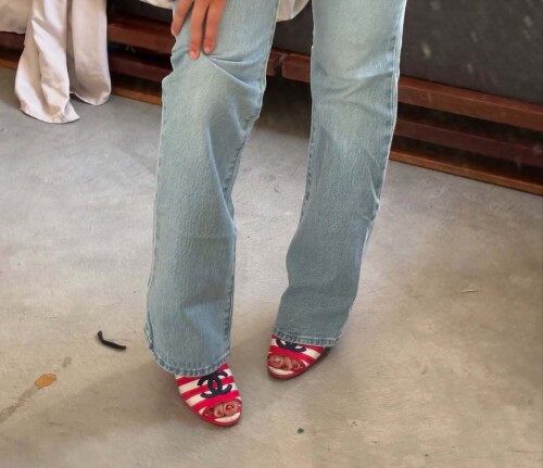 10001676712dfa37b6d81d6bff