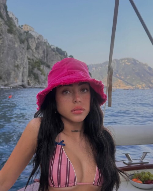 1000167687aec0701a92359403