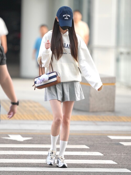 10001677379ef5c94faa71ec53