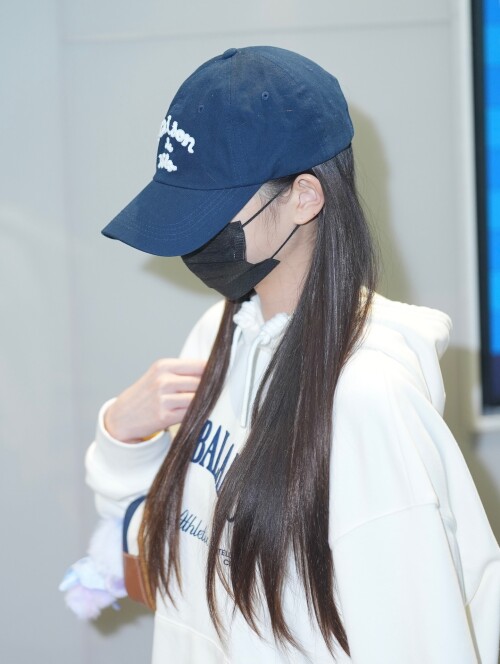 1000167755b9df28a121d7c4a2