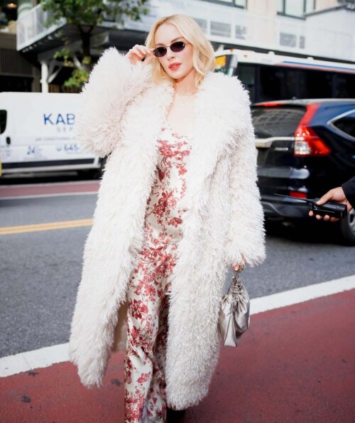 1000168172b582cb3b9a1de5c3