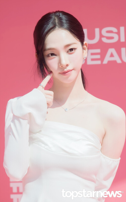 100017070406f22ad486afd8be