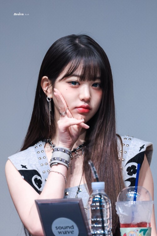 10001749299f48b949eb644113