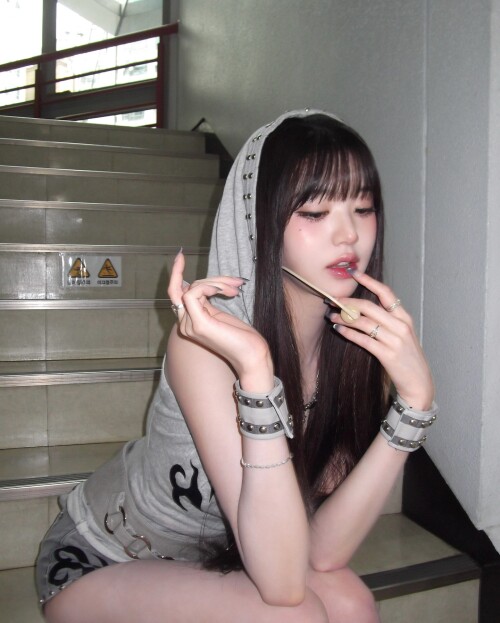 1000175855b9714825aea3f975