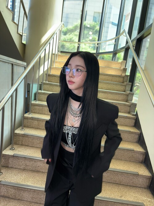 10001765797b739f4ec0db9d80