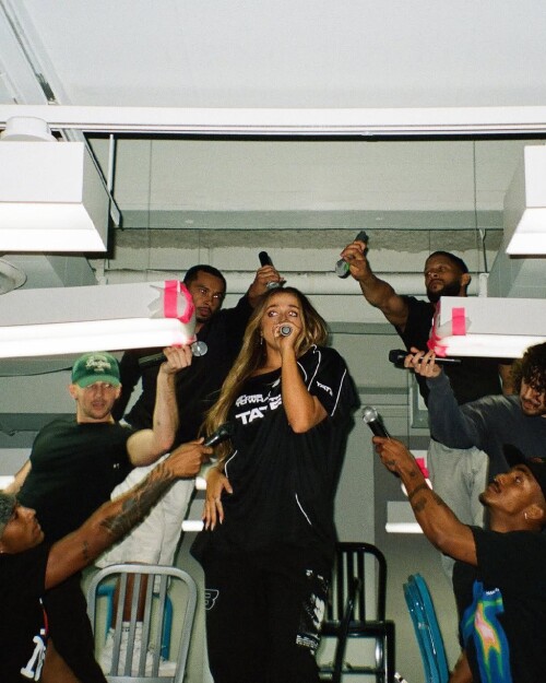 1000179976205caca51d333072