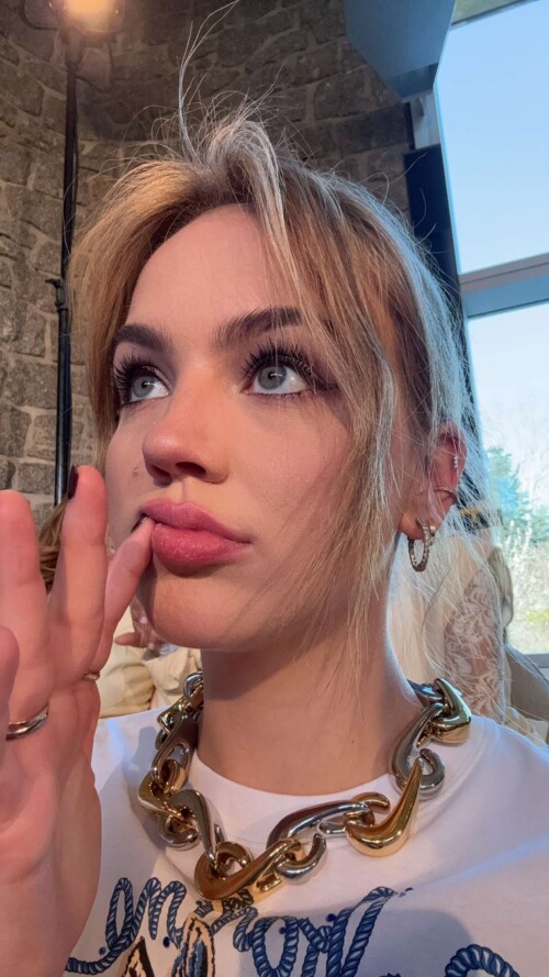 1000180128d89a14e959be7873