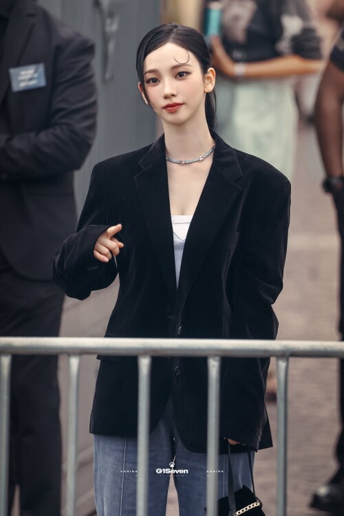 1000180179b255680877567218