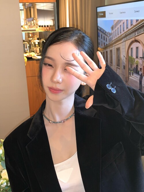 10001806616eb555d5e5b6b48e