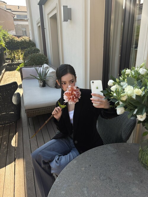 10001806646b9ed239b6de9878