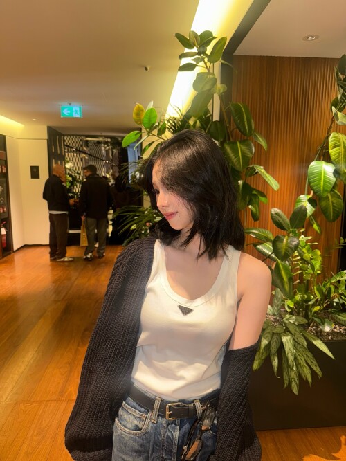 1000180683885dba90878ffaf6