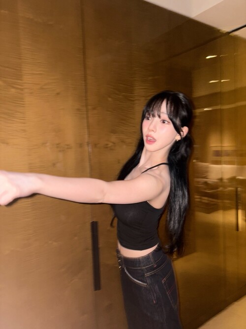 10001807922855a521c3fb7745