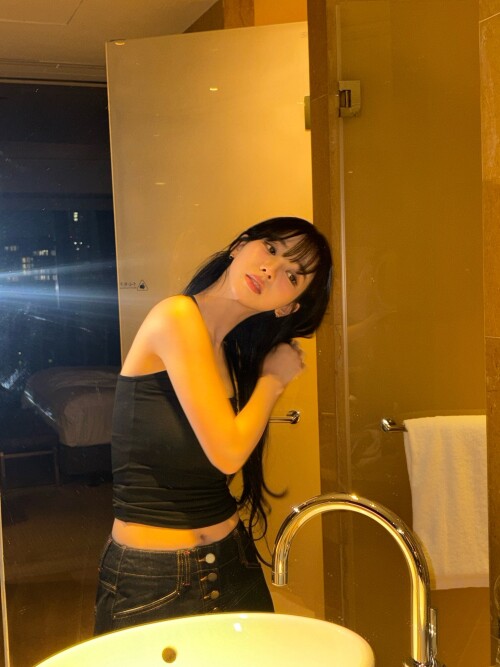 10001807975adf65097412d2db