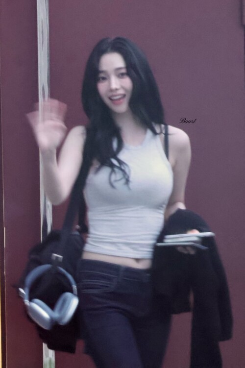 1000181035d8f8d712d619e3e1