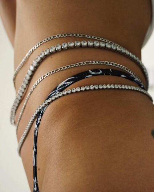 10001818323016d2bfb419751e