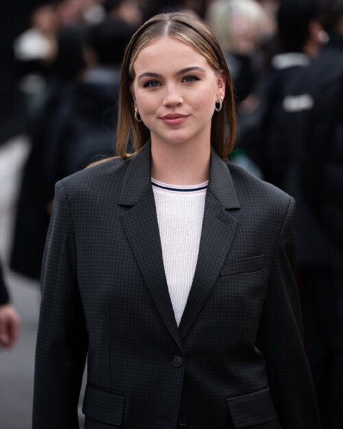 100018233519bda049caec0b50