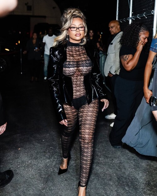 10001853124cfc96e3f400a752