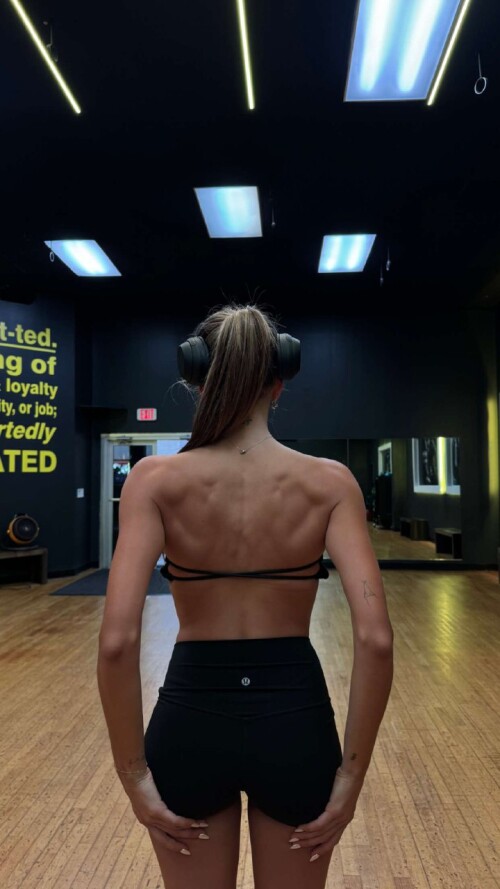 10001957919958d80b7be81a17