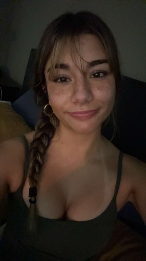 1000196241165b8caf5eace10c