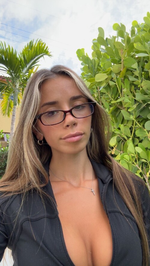 1000196370b8a39ee824f3aa92