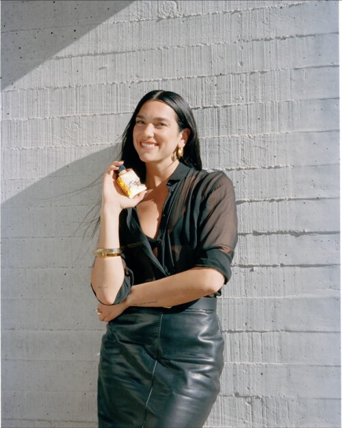 10001981285c38779f512a0a72